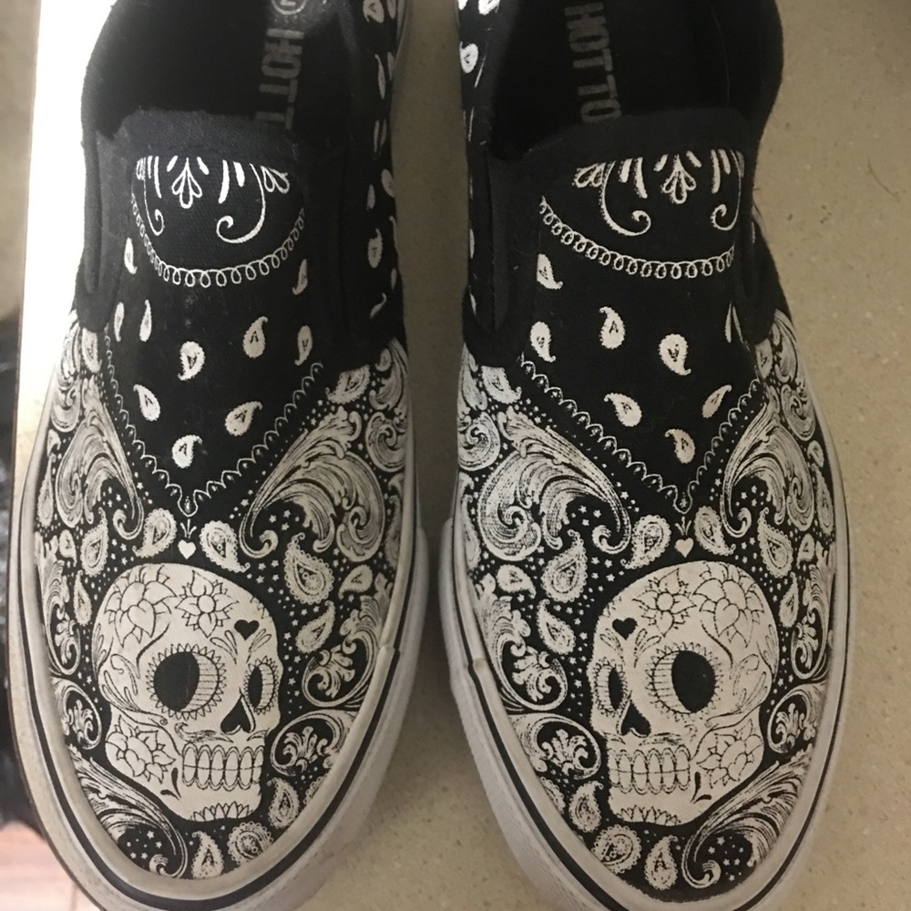 Hot Topic Skull Shoes
